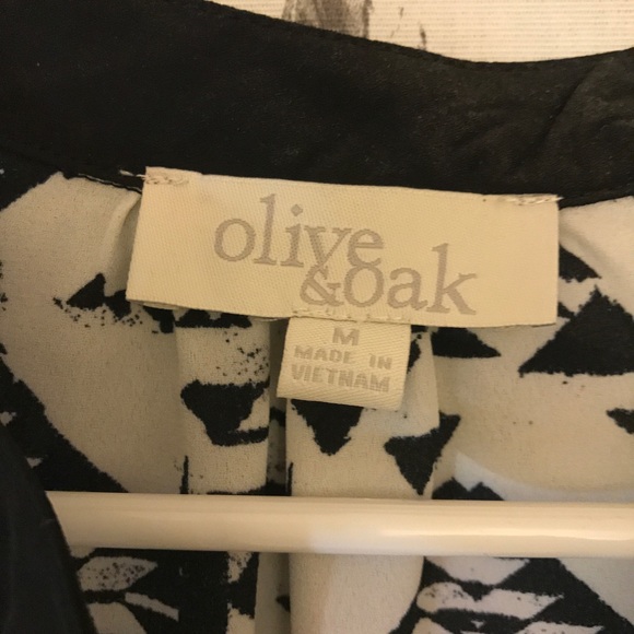 B&W Patterned Top - Picture 2 of 2